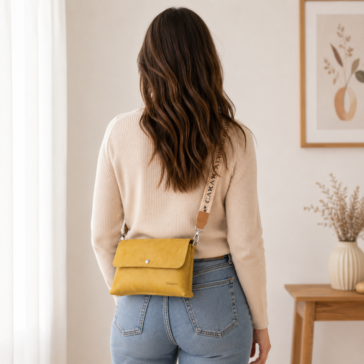 Sac à main en cuir jaune
