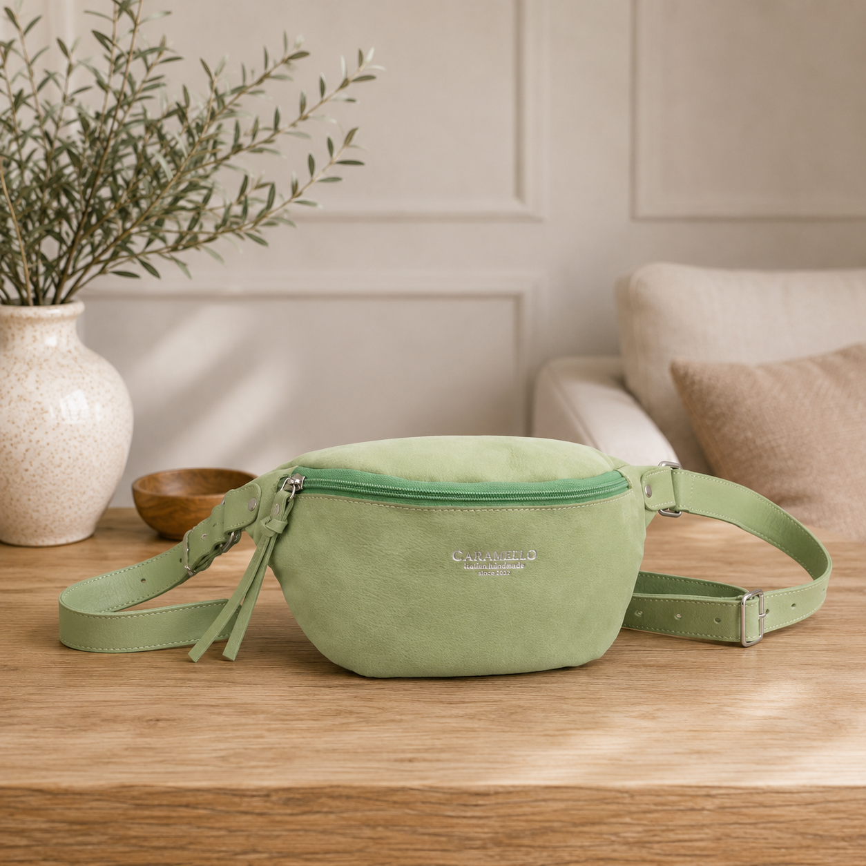 Sac banane en cuir vert