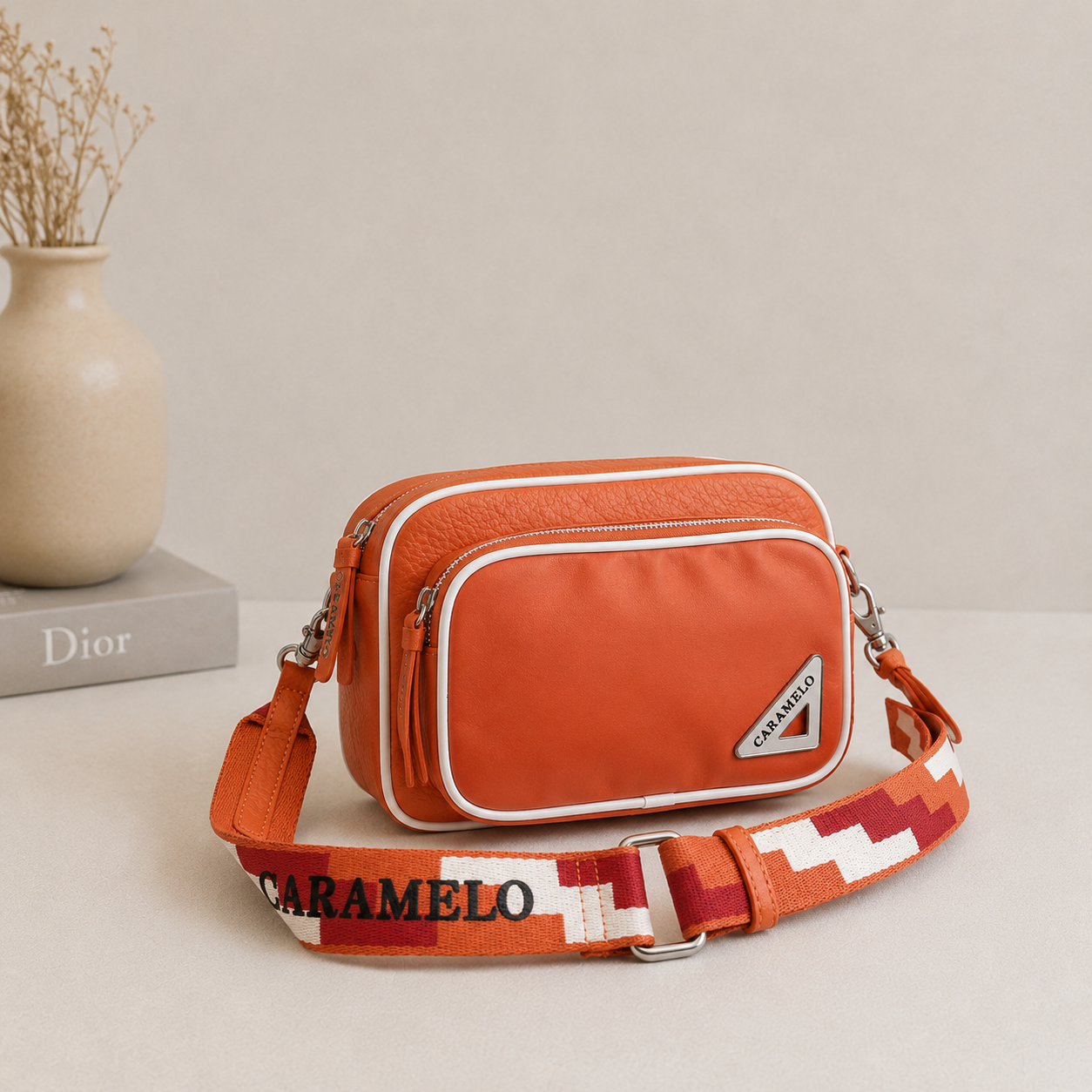 Sacoche en cuir orange